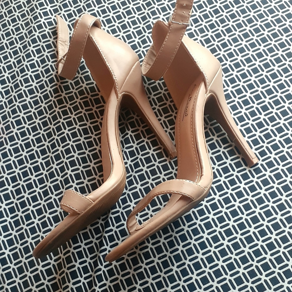 Anne Michelle Open Toe Thin Strap Stiletto Size 8 Nude/ Beige